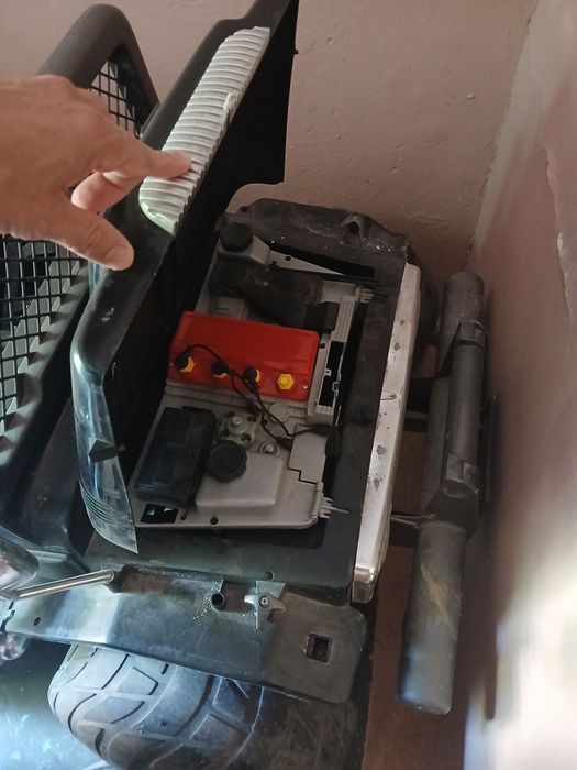 Продаю электронную машину для детей