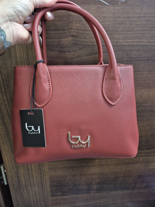 Малка дамска чанта,с дълга дръжка