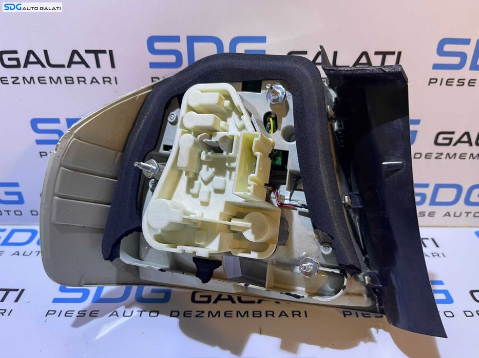 Soclu Suport Bec Becuri cu Placa Led Leduri pentru Stop Lampa Tripla Dreapta de pe Aripa Caroserie BMW Seria 3 E90 2004 - 2011 Cod 7211214