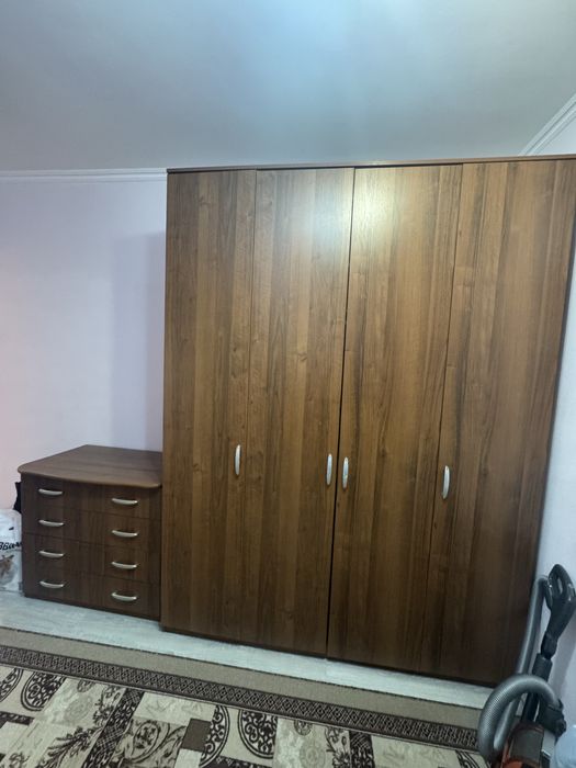 Продам шифоньер комодом