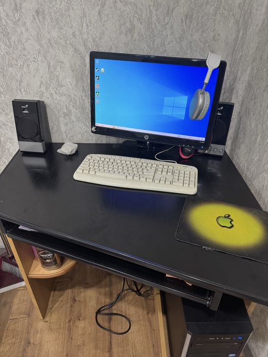 Продам компьютер со столом