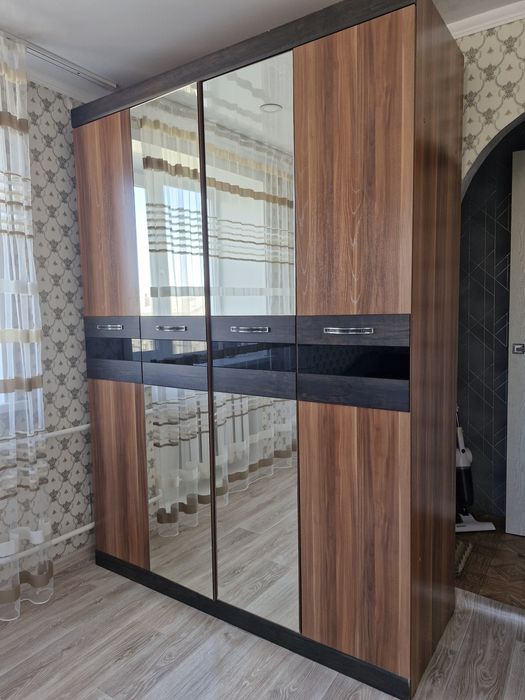 продам спальный шкаф