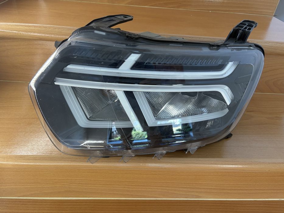 Far Dacia Duster led an 2021/2022/2023/2024