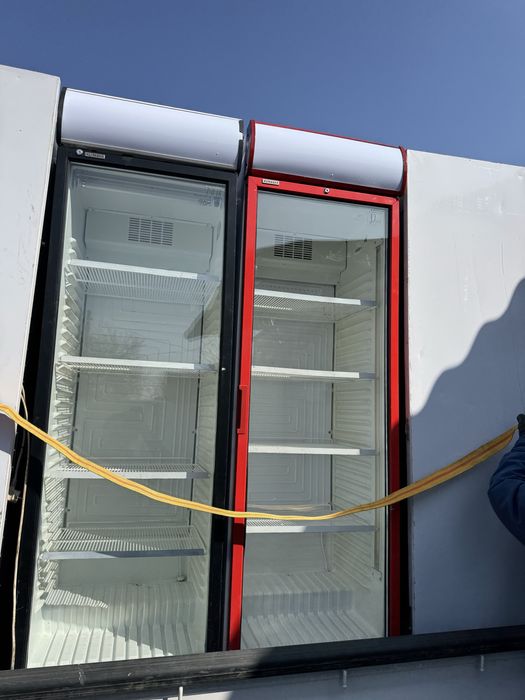 Продам витрины холодильники