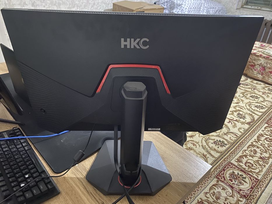 HKC 27. 2k. 300hz monitor
