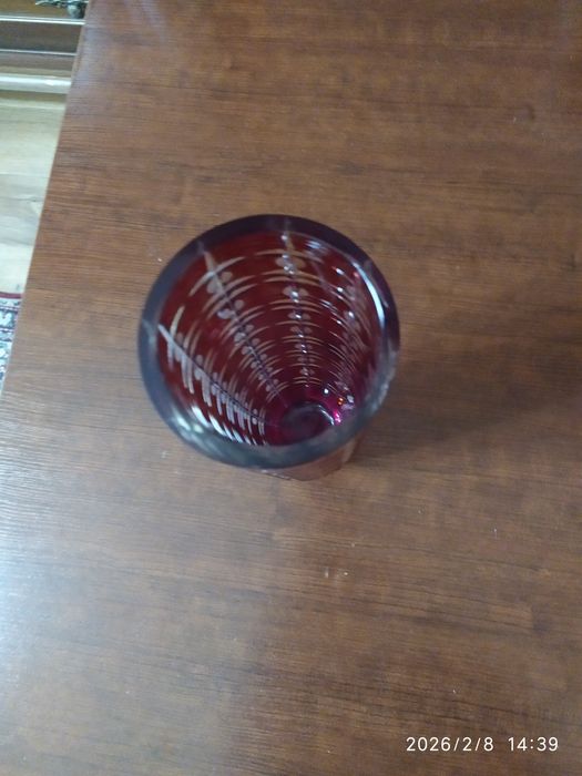 Рубиновая хрустальная ваза СССР .