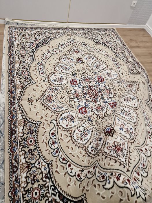 Продам ковёр дешева 5000 3×2