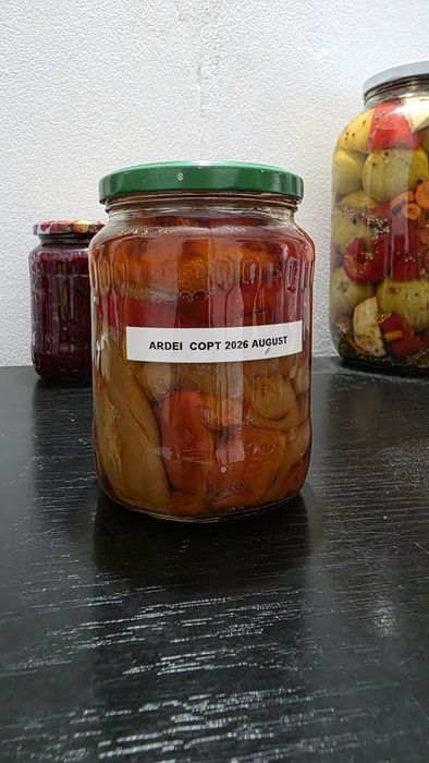 Ardei copt la borcan