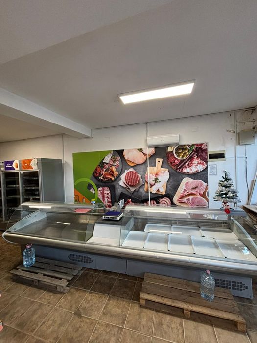 Vand vitrine frigorifice si alte echipamente pentu magazin alimentar
