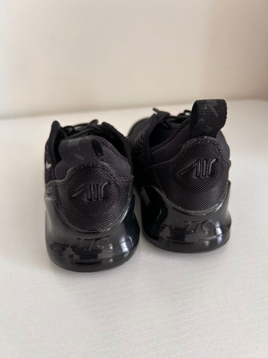 НОВИ детски маратонки Nike Air Max 270