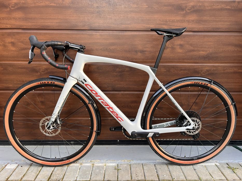 Bicicleta gravel Corratec Allroad C1 Carbon Sram AXS powermeter, acte!
