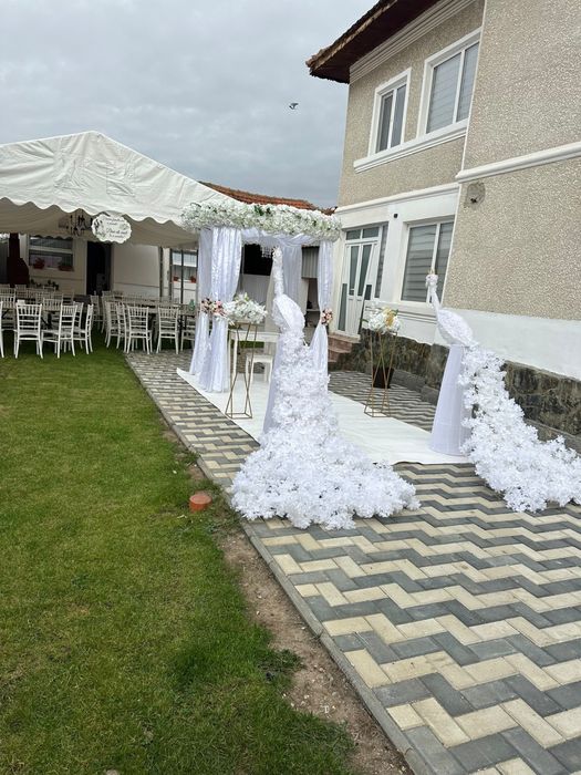 Vand pergola  si pauni