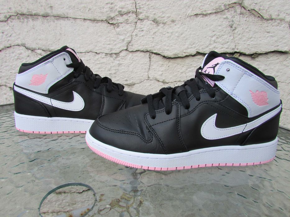 Маратонки Nike Air Jordan 1 Mid 'Arctic Punch'