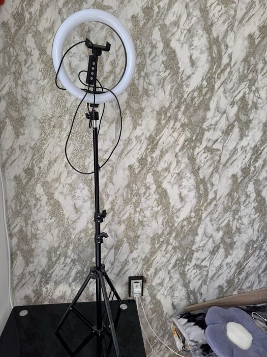 Светещ LED ринг в различни цветове