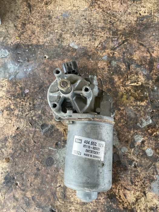 Моторче предни чистачки за тойота ярис