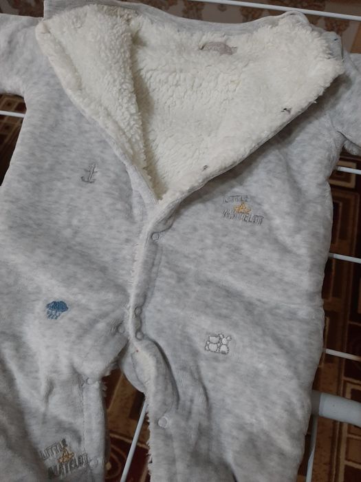 Продам детский комбинезон