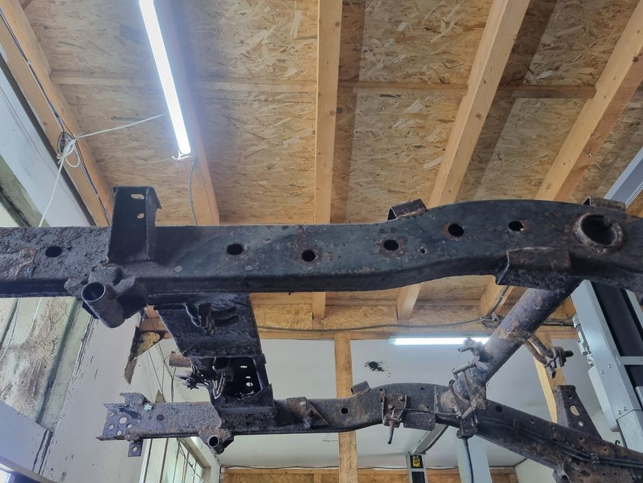 Sasiu Mitsubishi L200 2.5 Diesel - Pick Up Truck (1522)