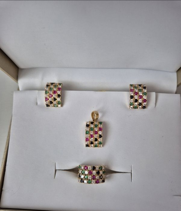 Set din aur 18k cu pietre pretioase