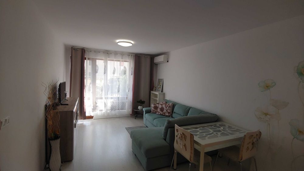 Дава се под наем Двустаен апартамент в Варна, м-т Траката - 48 кв.м за 459 € - Снимка #1