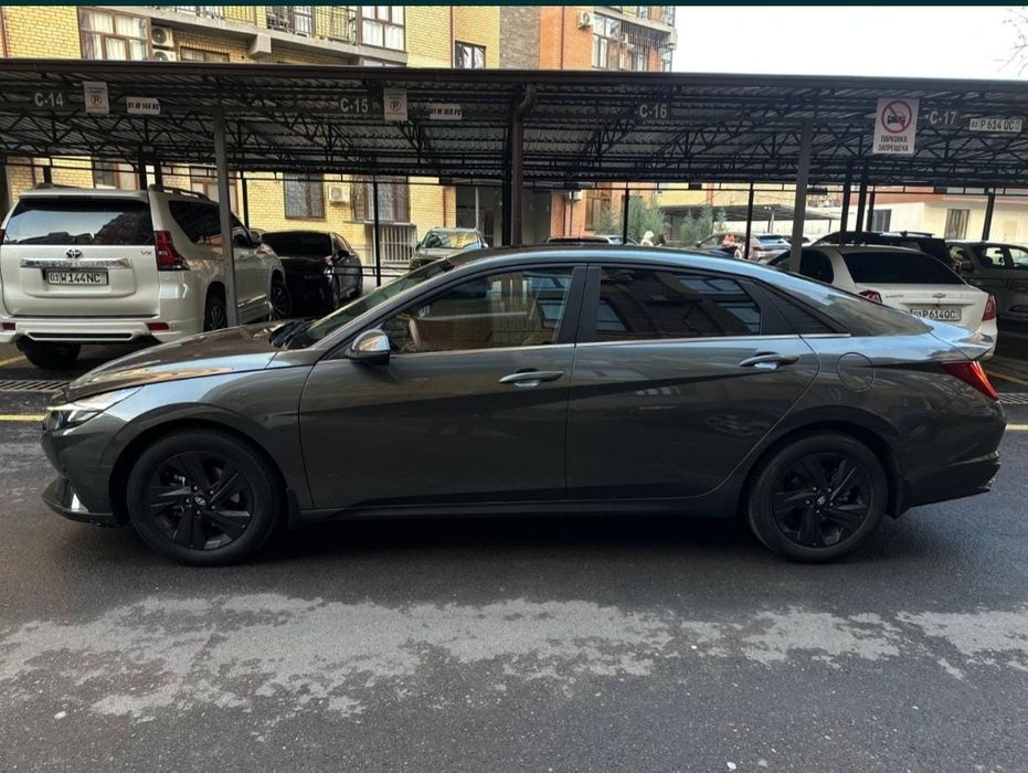 Hyundai elantra 2+ 2023yil