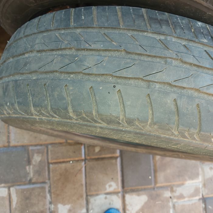 Vand anvelope de vara si de iarna  pentru dacia logan,doker,lodgy..