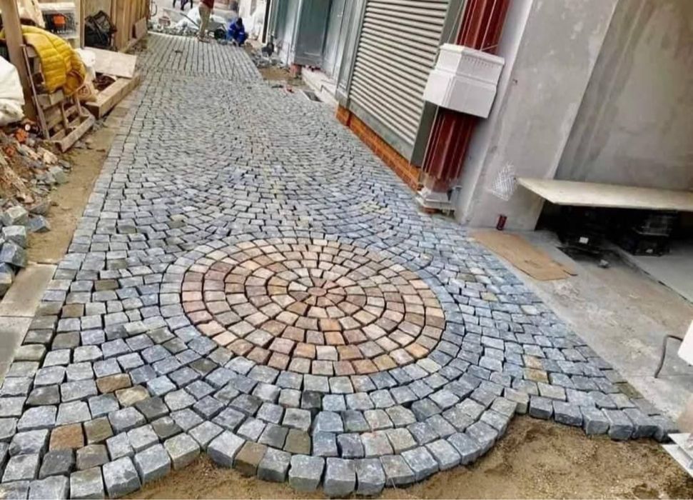 Vând piatră cubică naturală andezit și montez