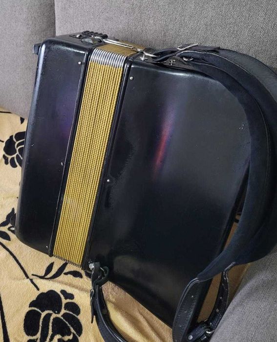 Urgent | Acordeon Crucianelli 120 bași | 9kg | fabricat pentru SUA