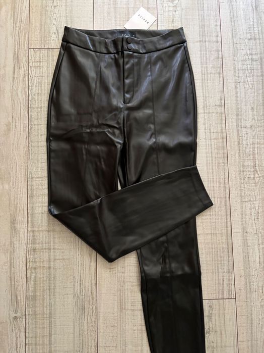 Кожен панталон ZARA, MOHITO в червено и черно