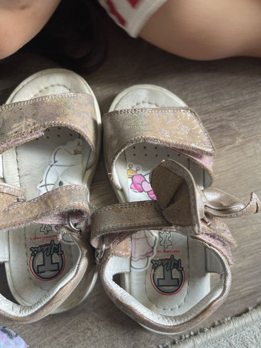 Кожаный сандалии тифлани в садик