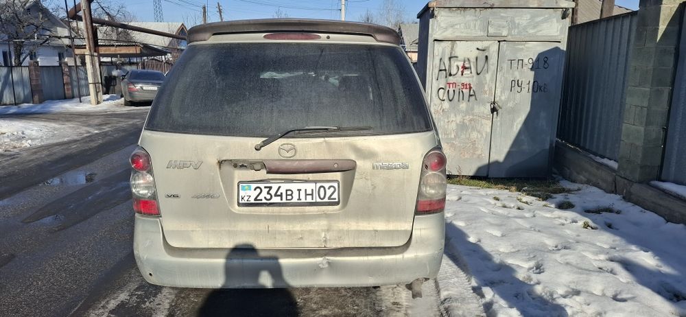 Мазда мпв  на бодром ходу