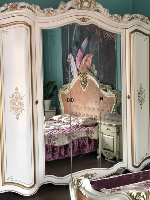 Спальный гарнитур