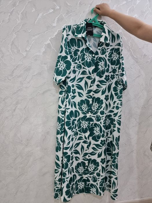 Продам  новое  платье 4хл