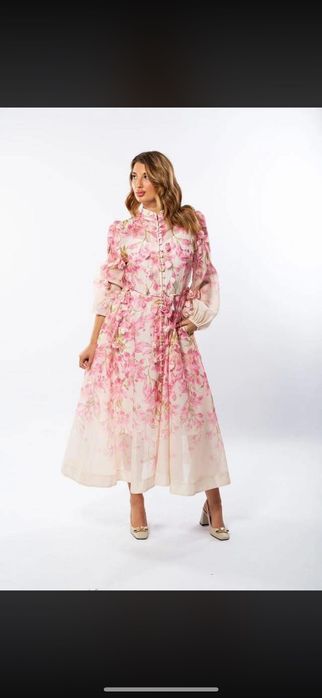 Уникални 3D рокли с флорални мотиви