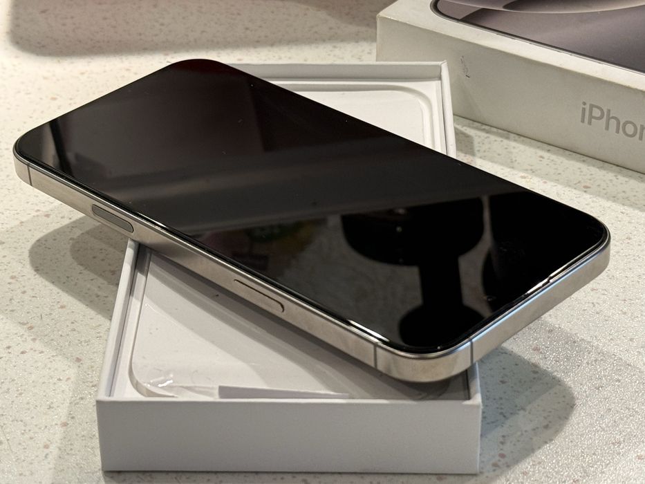 iPhone 16 Pro Max 256GB Natural Titanium – Като НОВ, 94% Батерия!