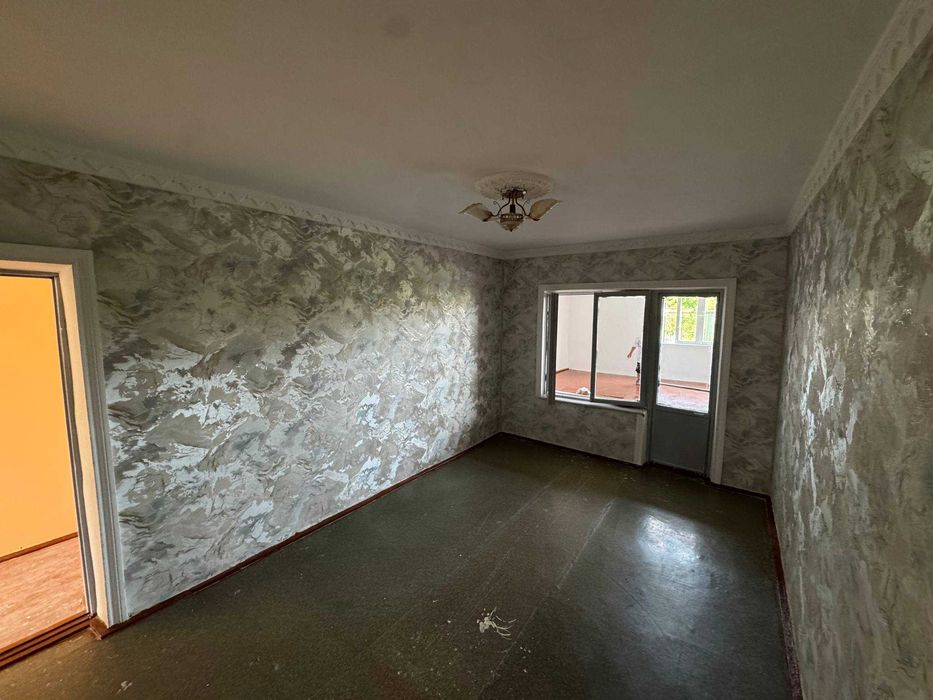 3-х комнатная квартира с ремонтом в Бекабаде — 68 м²