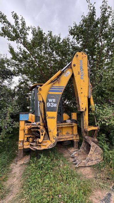 экскаватор-погрузчик Komatsu WB93R-5.