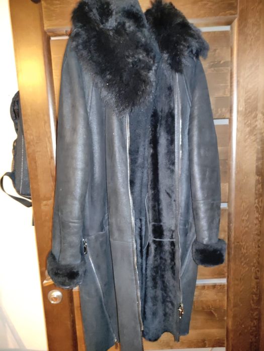 Продам дублёнку  черная