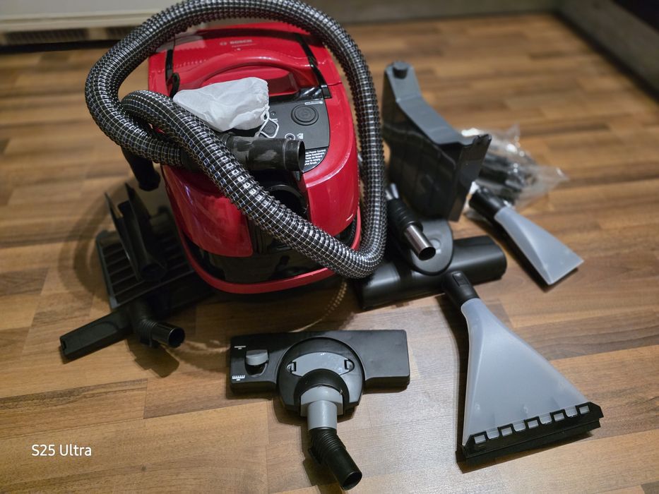 Прахосмукачка BOSCH AQUA serie4