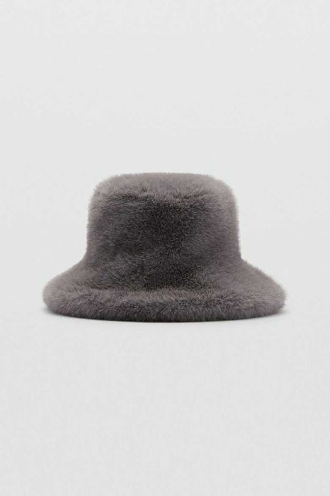 MANGO - чисто нова пухкава дамска шапка