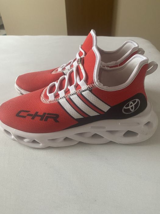 Pantofi sport Toyota C-HR