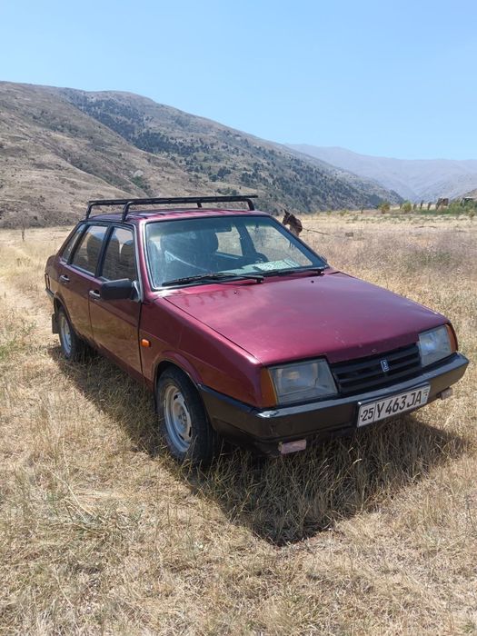 Mashina sotiladi. 21099