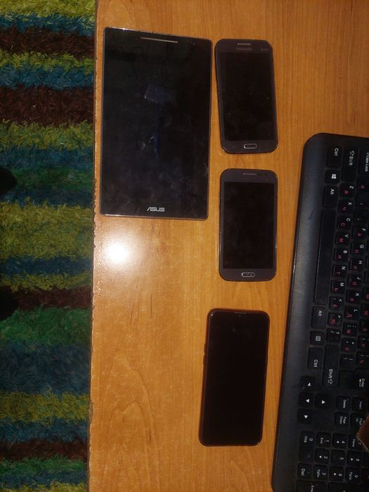 Продаются телефоны