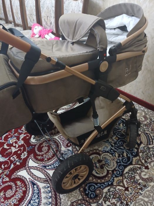 Продается коляска в хорошем состояние
