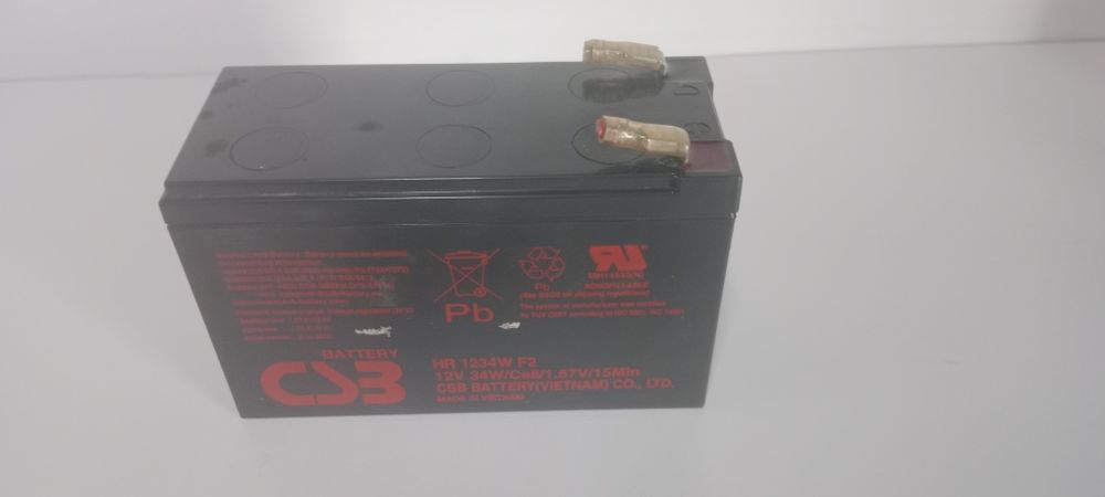 Аккумулятор 12v.