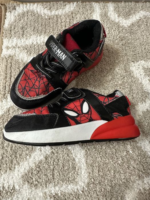 Светещи обувки за момче 27 номер