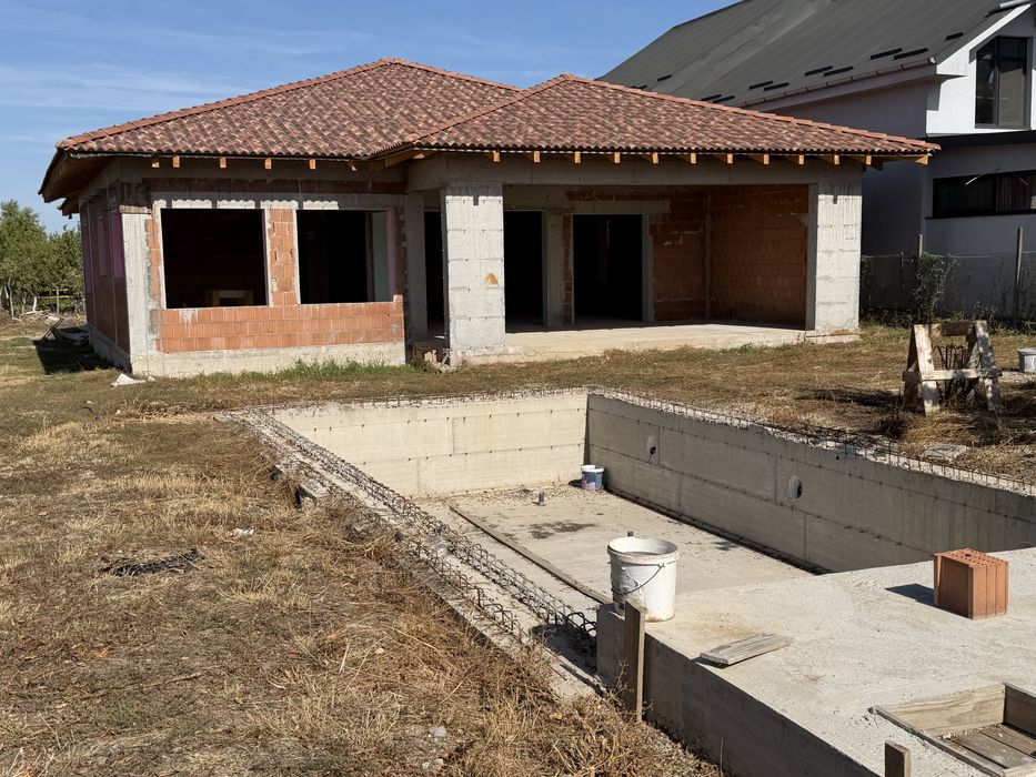 Casa mediteraniana  centru sanmartin  pe 1 nivel 356 mp teren 1340 mp cu piscina drum privat exclusivist