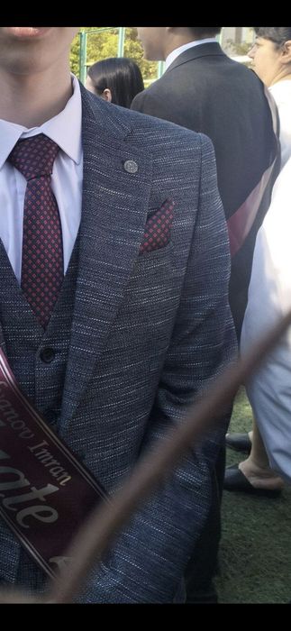 Продам костюм классический