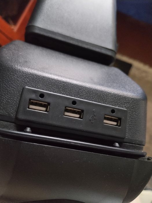 Подлокотник в авто универсальный