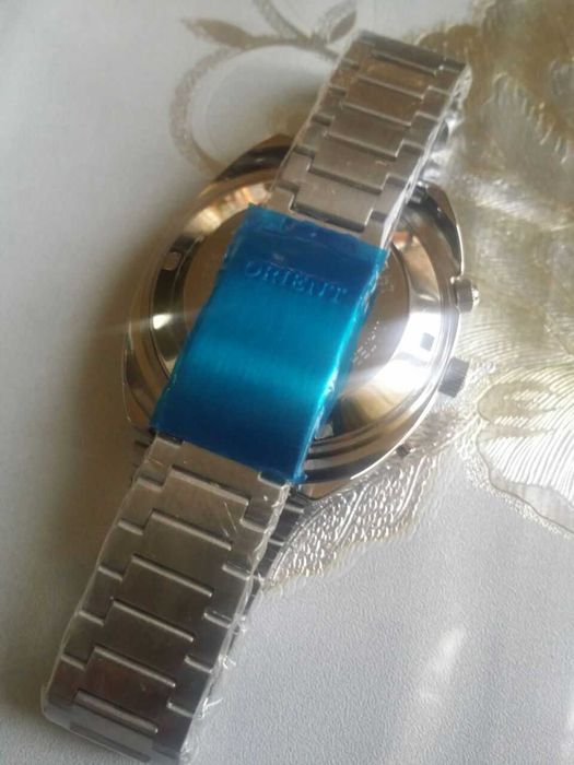 Продам часы ORIENT-вечный календарь