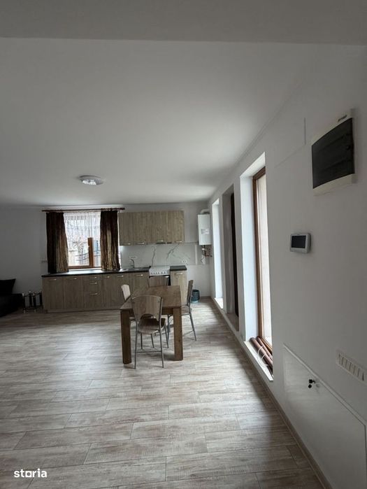 Casa curte separată